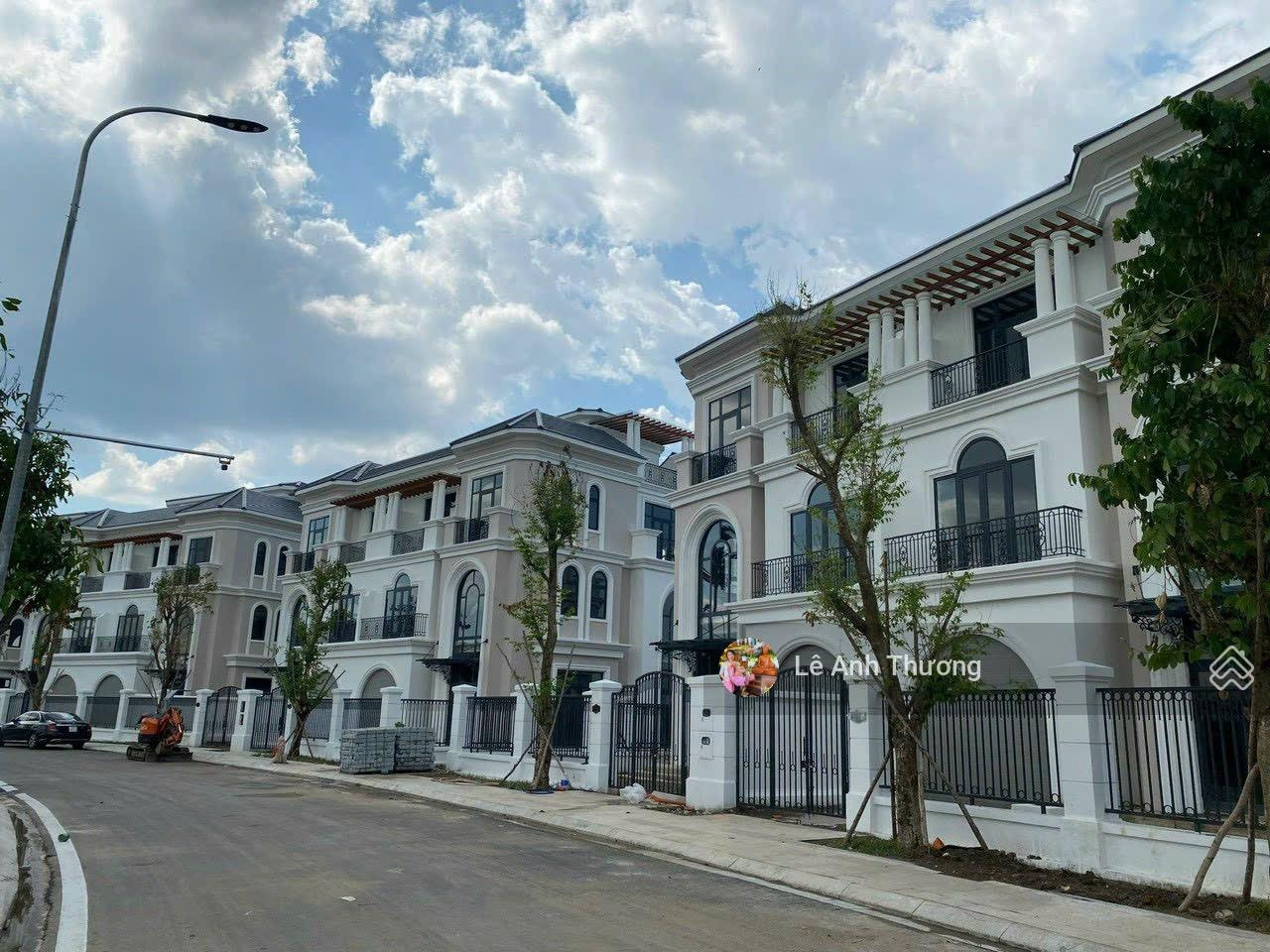 Chính chủ gửi bán gấp biệt thự Vinhomes Grand Park, 544m2 view hồ, 62.9 tỷ, sổ hồng T5.2026