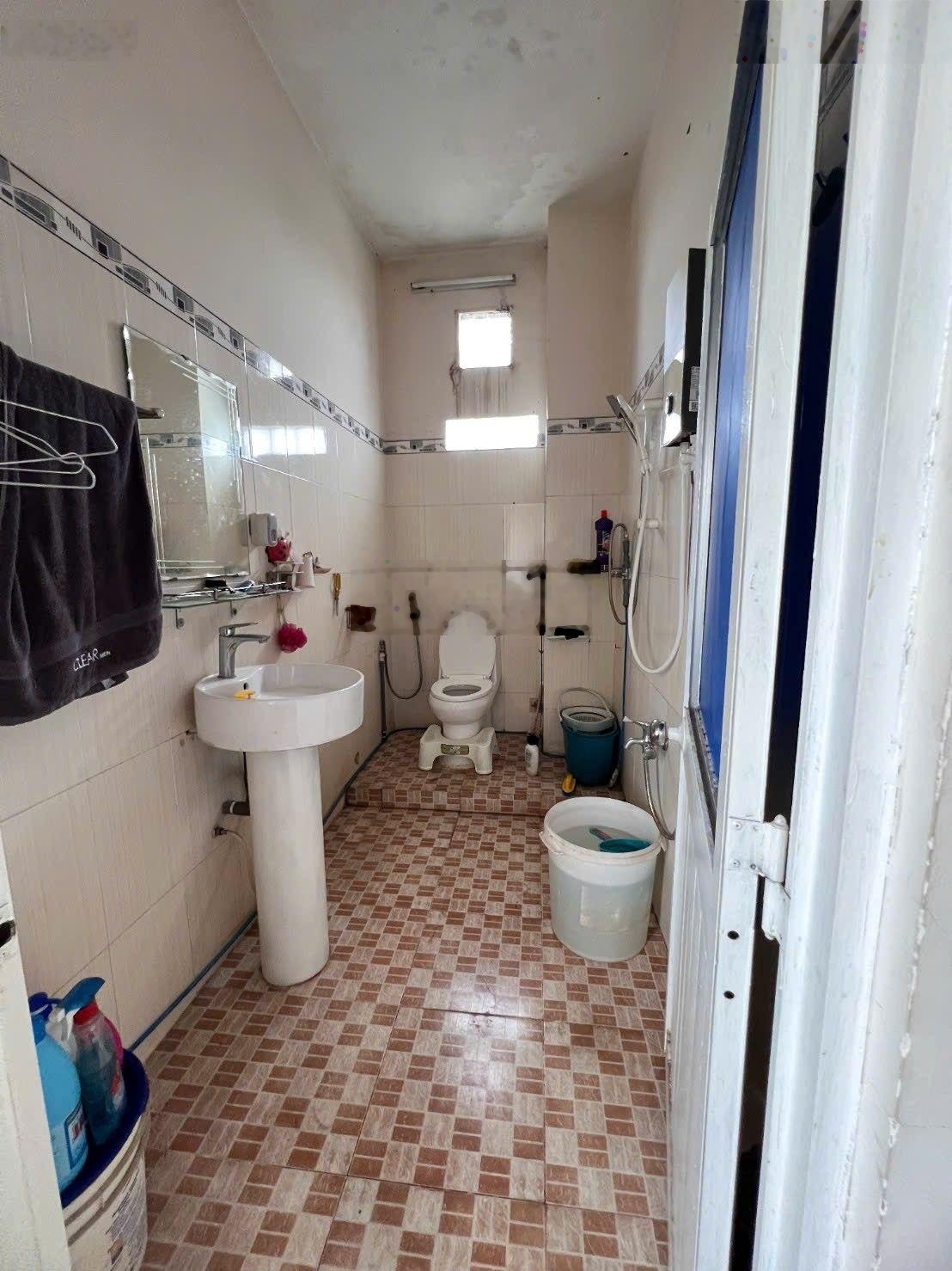 Mặt tiền 3 tầng đúc KP8 1/ Quang Trung, thị trấn Hóc Môn, giá rẻ 7.2 tỷ