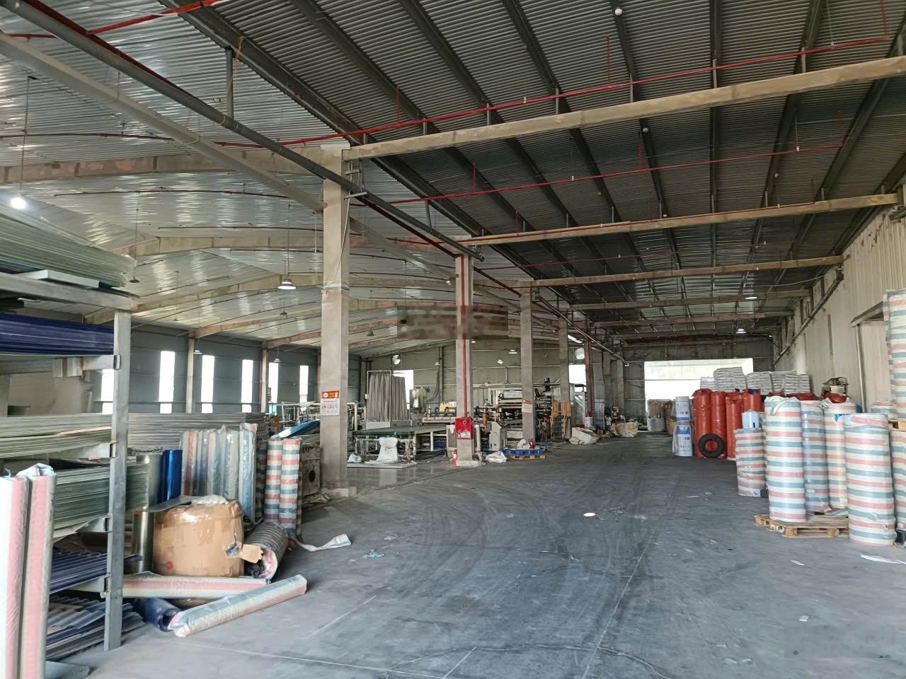 Cho thuê kho tại Kỳ Sơn, Hòa Bình. DT 3000m2, có điện 3fa, PCCC tự động thẩm duyệt. 35nghìn/m2/th