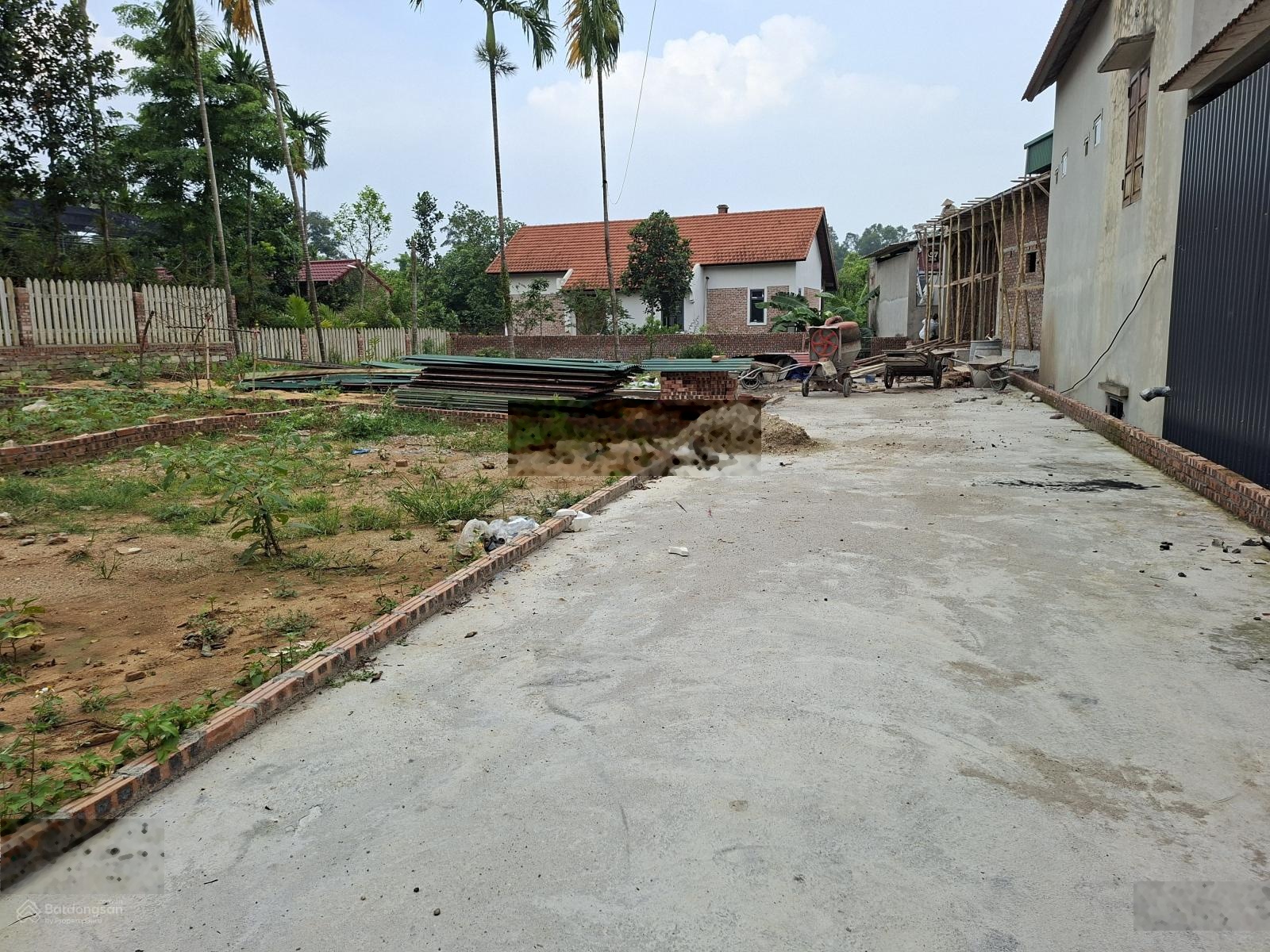 Chính chủ bán 80m2 đất thổ cư sẵn sổ đường ô tô tới đất tại Liên Bão