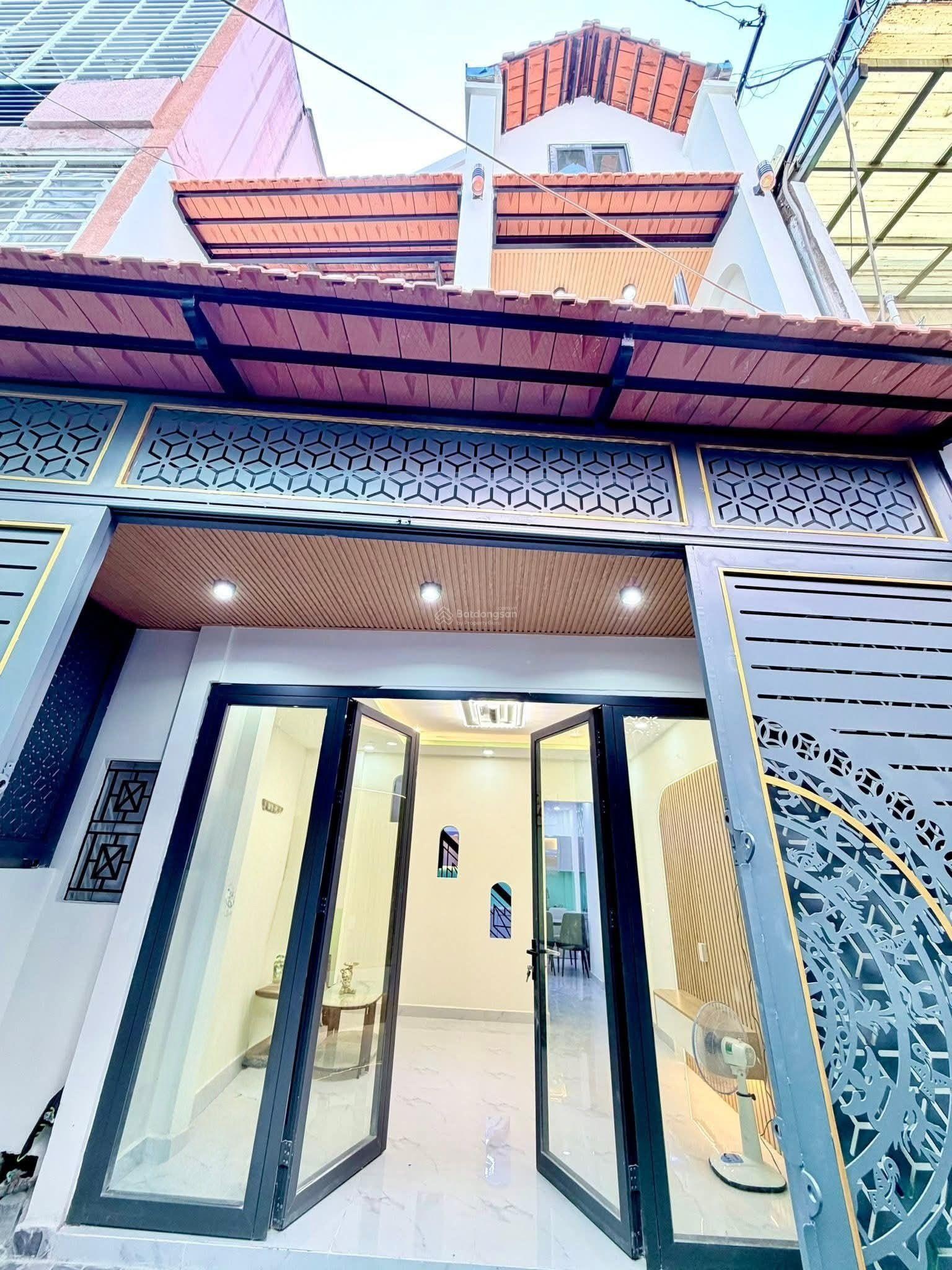 Nhà mới đẹp Dương Bá Trạc, P.1, Q.8, dt: 4,5 X 10m, 2 lầu, giá 6 tỷ 3.