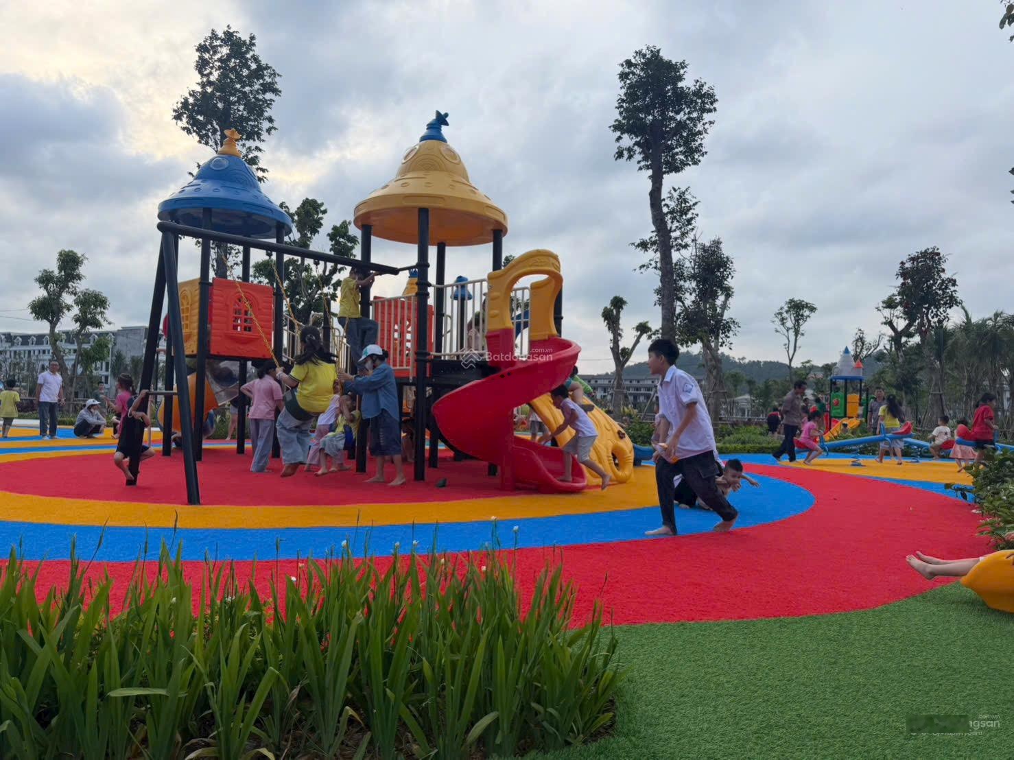 mua đất nền lh em MƠ 0378565516