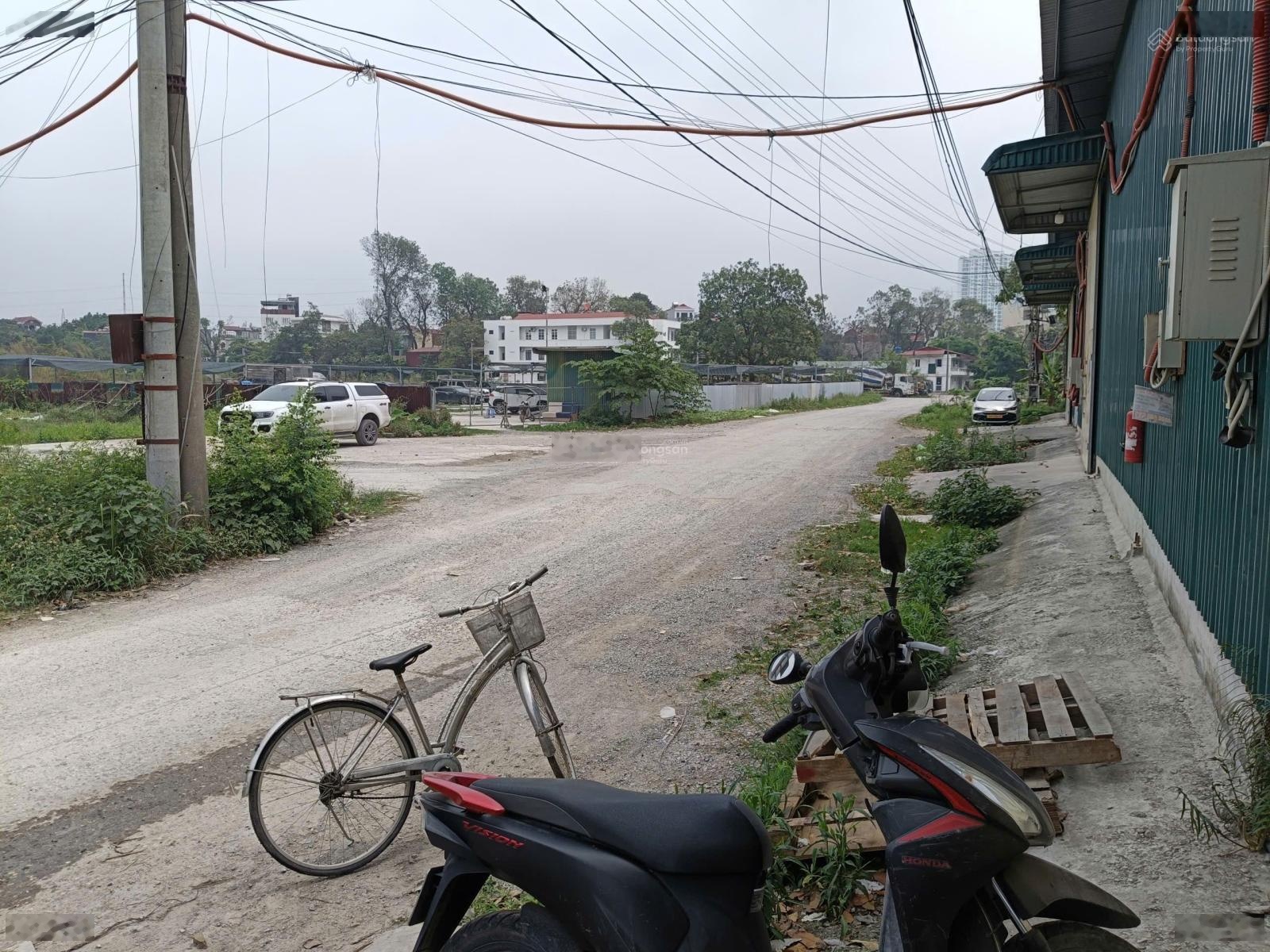 Cho thuê kho đường Thụy Phương, Bắc Từ Liêm, DT 400m2, điện 3fa, xuất VAT, xe công, bảo vệ. 80k/m2