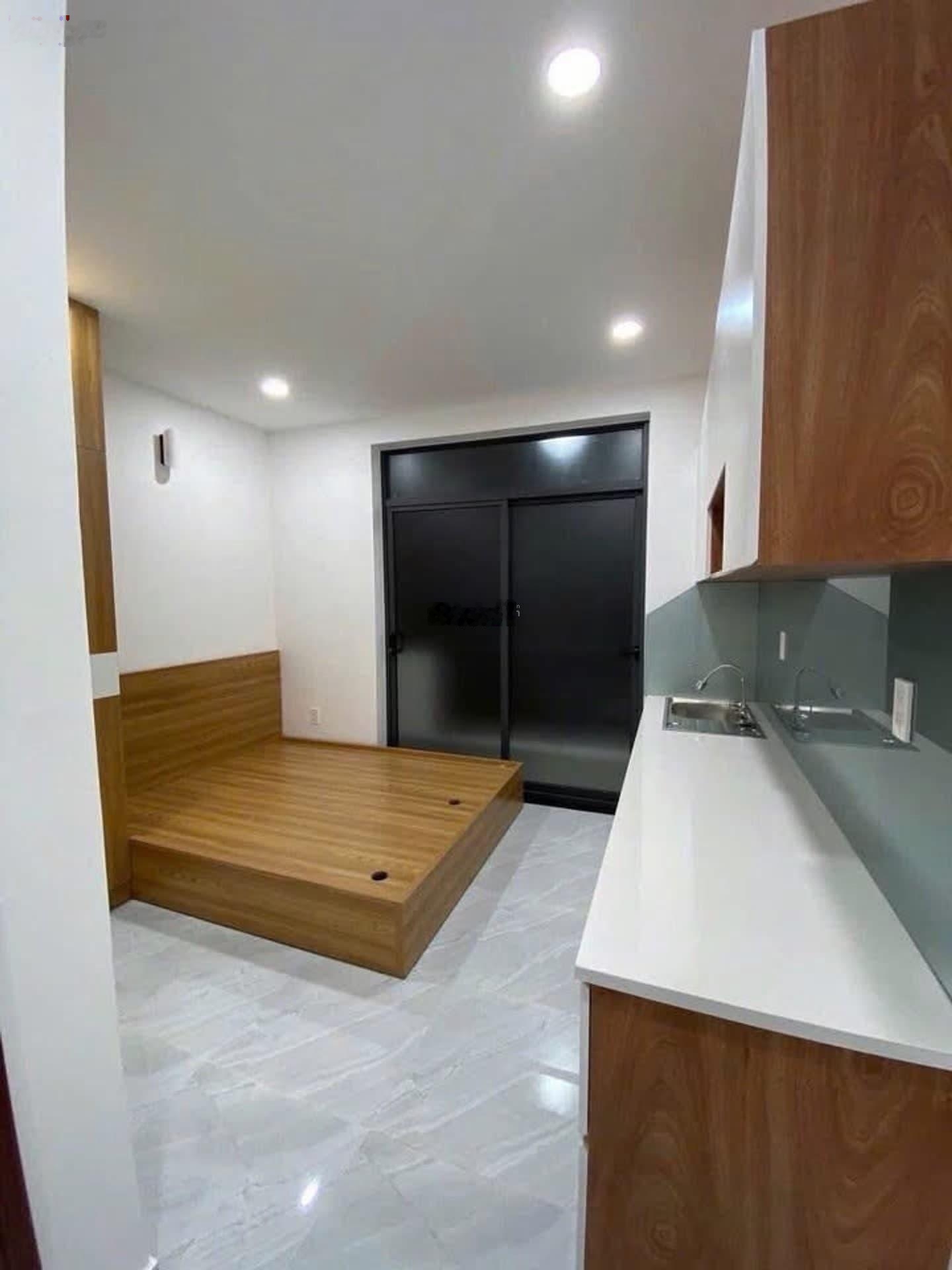 Siêu Phẩm Nhà Mặt Tiền 5 Tầng Đào Duy Từ - Phú Nhuận - DTsd 200m2 - 12 Tỷ