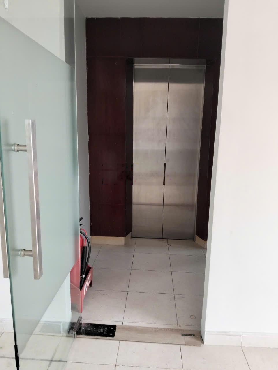 Cho thuê văn phòng khu thương mại Phú Mỹ Hưng, Quận 7, giá thuê 12 triệu/tháng