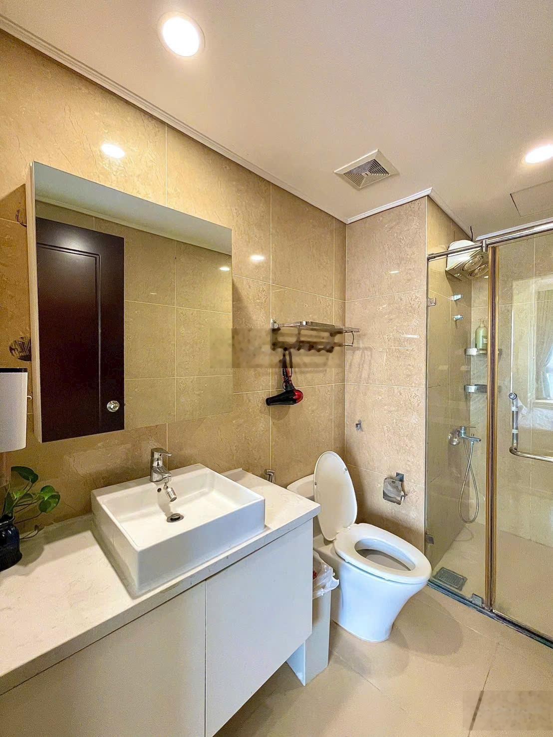 Rao bán căn hộ 2 ngủ 90m ban công Đông hướng thoáng sửa đẹp kèm slot ô tô LH Mr. Quân: 0988286201