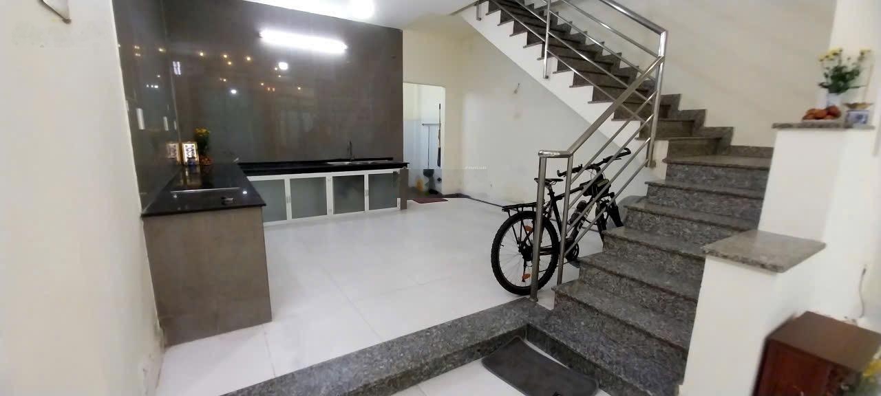 Bán nhà hẻm 110/ Bà Hom P13 Q6