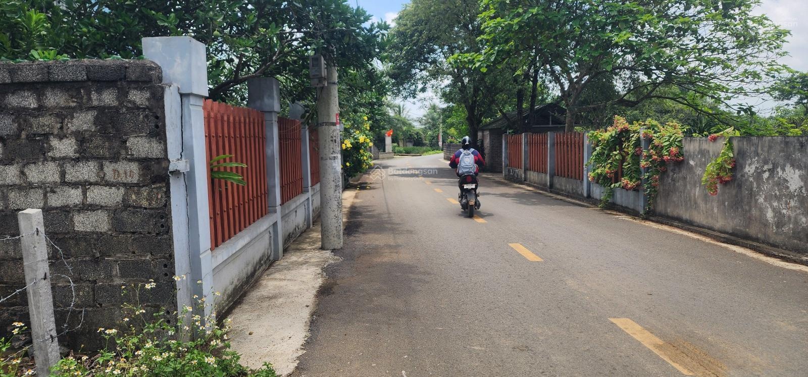 Chủ 2.6tr/m2 sở hữu lô đất tại thị trấn Hàng Trạm, Yên Thủy, Hòa Bình