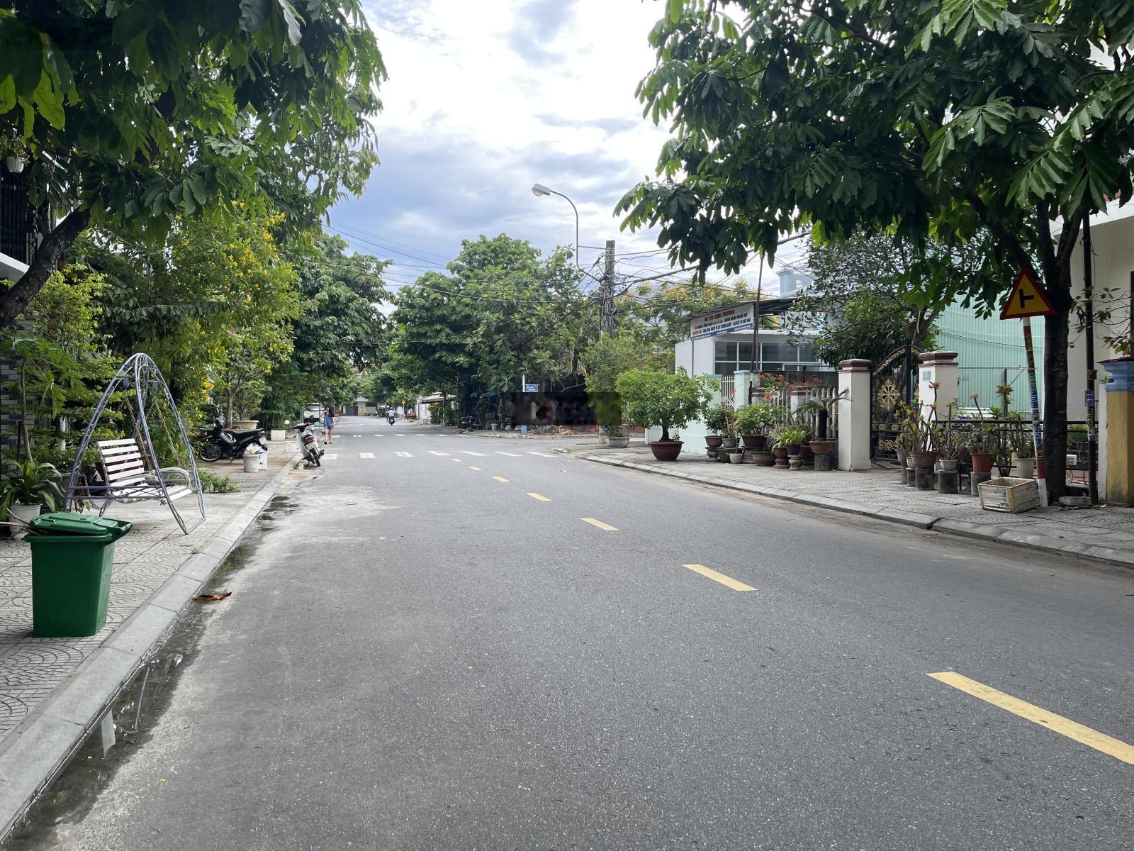 Cần tiền bán quá rẻ! Căn nhà xây 2 tầng cực đẹp, đường Nguyễn Đức Cảnh, vị trí đắc địa Hội An