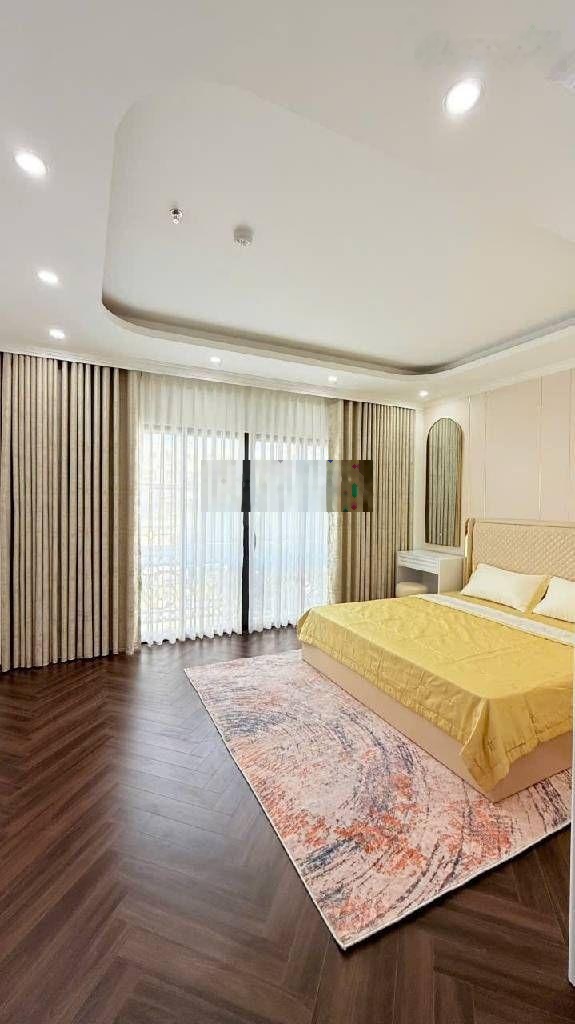 Bán nhà mặt phố Đại La, khu trung tâm, vị trí đắc địa, giao thương thuận tiện, 43m, 7 tầng, MT 5m