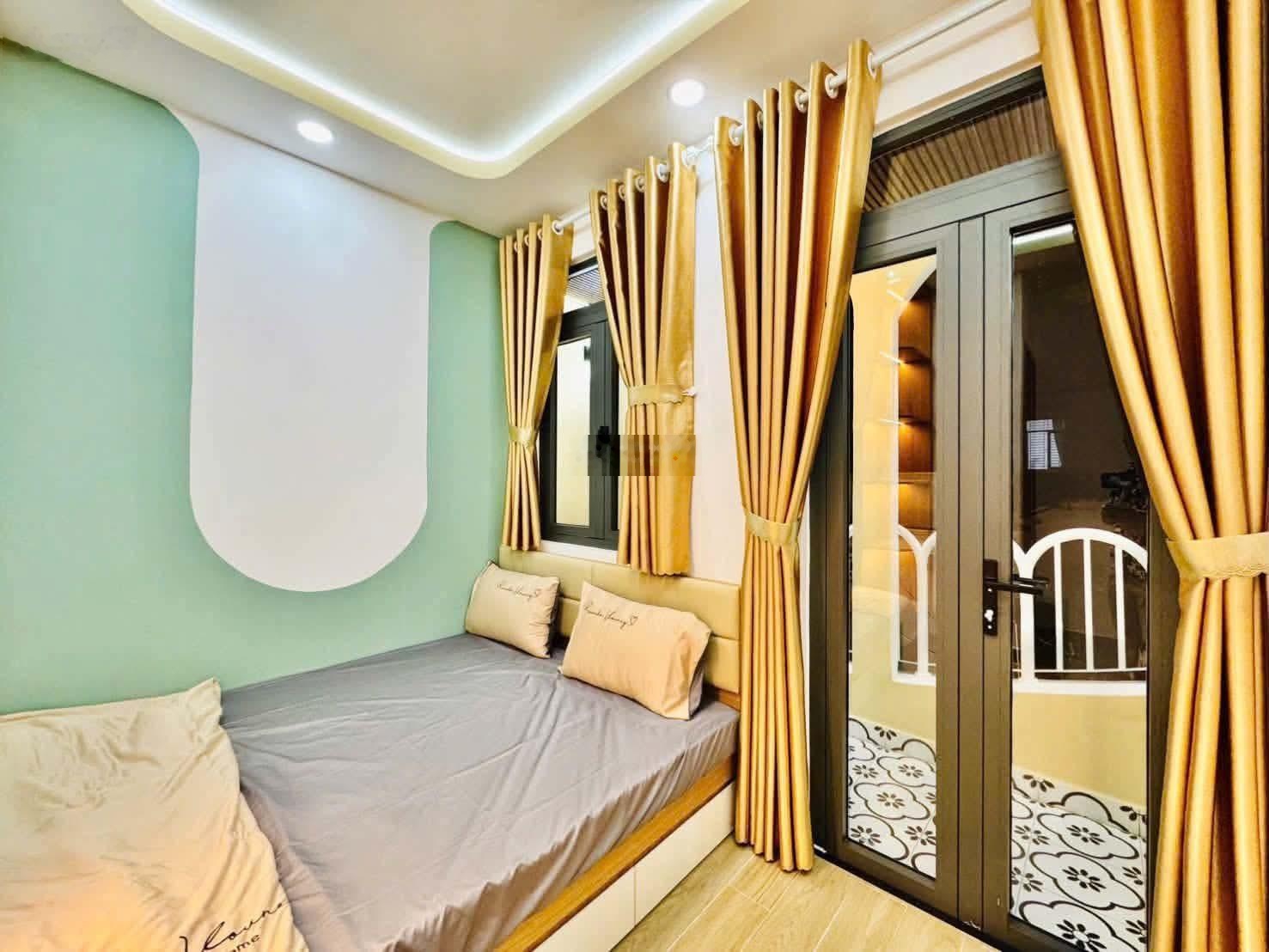 Nhà Thích Quảng Đức căn góc 2 mặt hẻm 27m², 4PN giá 6.15 tỷ (TL)