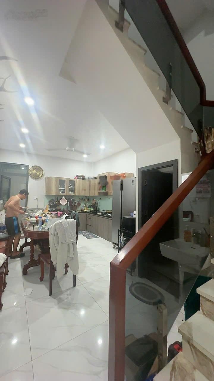 Bán nhà đường 10 linh xuân Dt 68m2. Cong nhân 37m2. Trệt 2 cái hc Giá 4,1ty Hẻm xe hơi né nhau Zalo