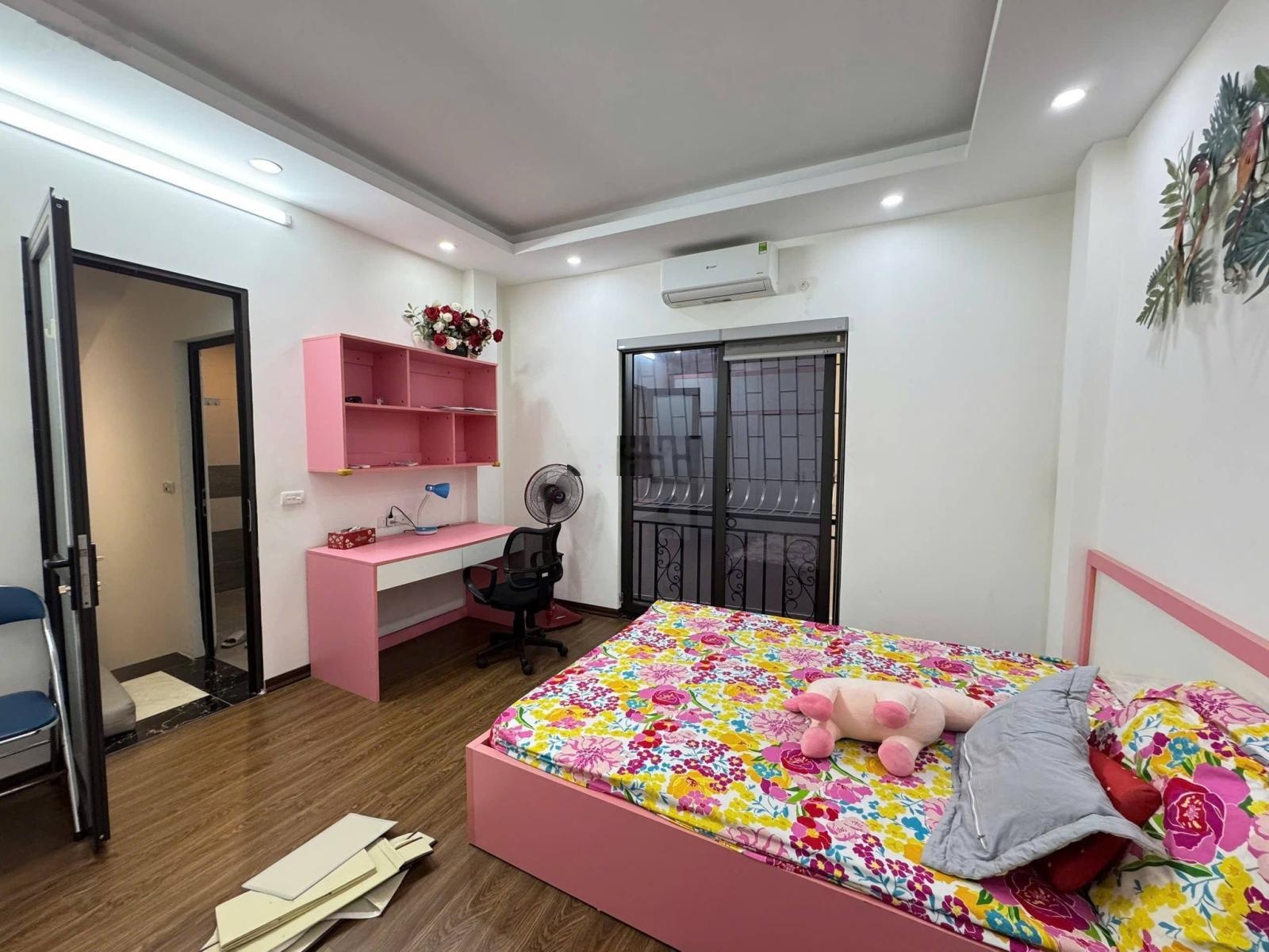 7.15 tỷ, 30m2, 5 tầng, 3 ngủ, ngõ nông, Hoàng Mai, Đền Lừ