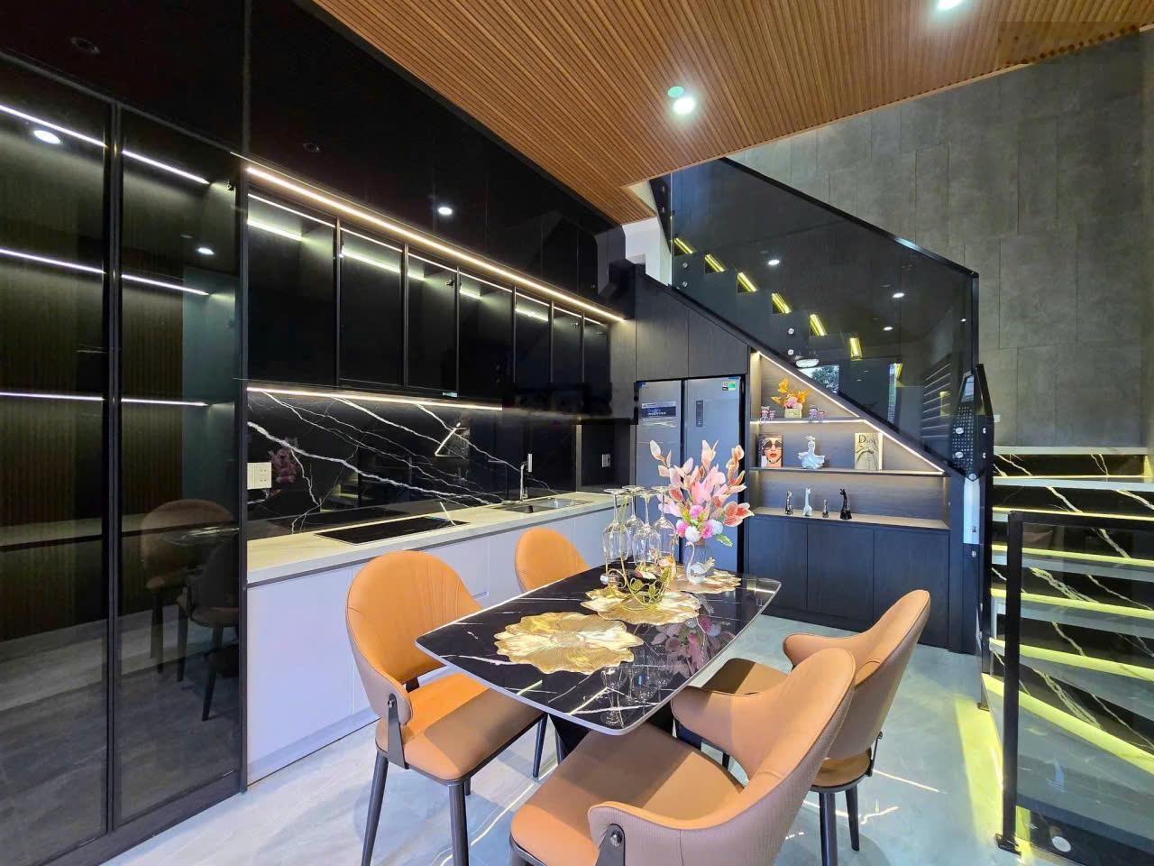 Biệt thự villamini 3 tầng mặt tiền khe cạn kẹp kiệt sau 2m5 full nội thất xịn