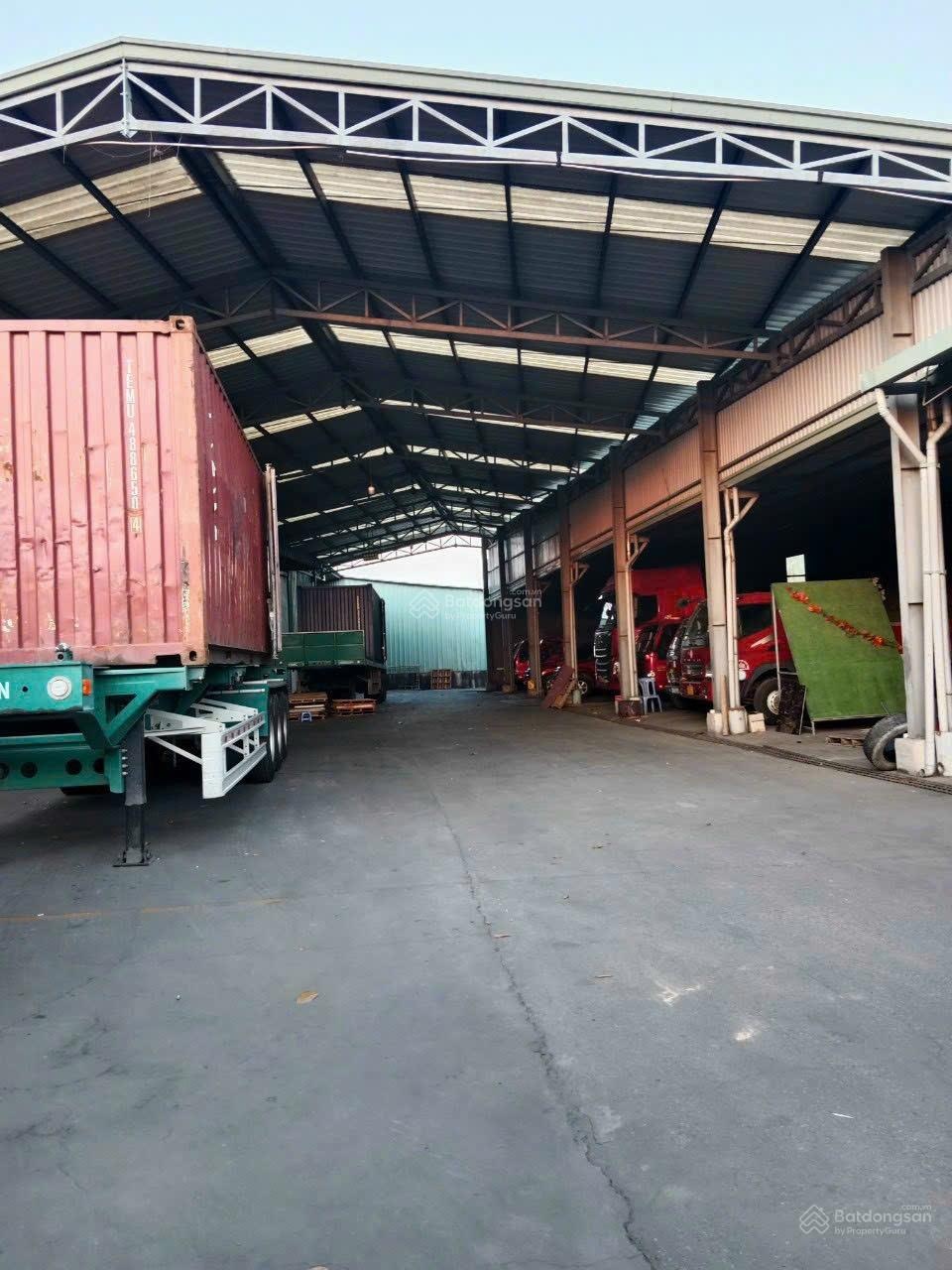 Bán kho xưởng 11.5 tỷ, 15m x 54m, mặt tiền đường số 5 KCN Lê Minh Xuân,Bình Chánh