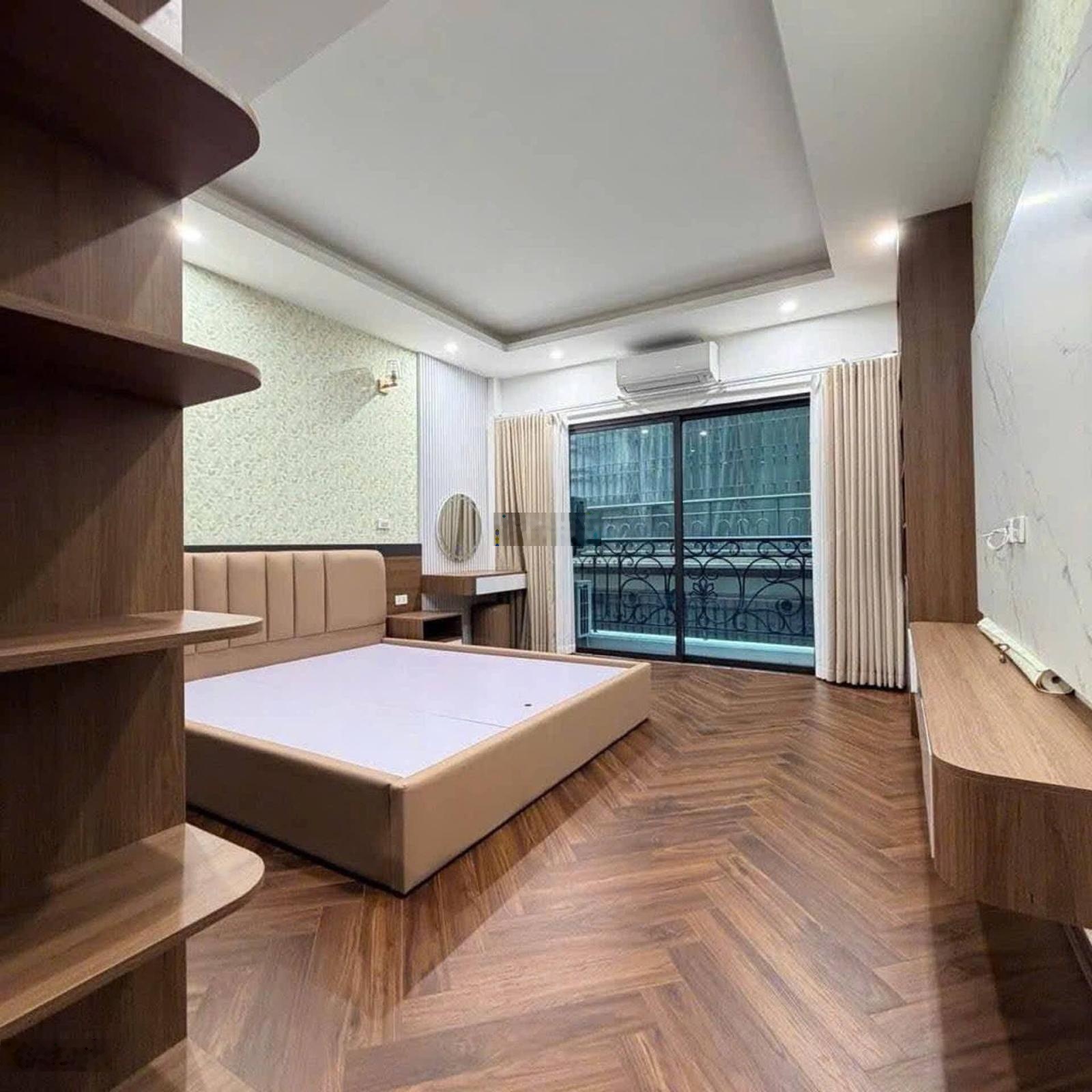 P/L Xuân Đỉnh, 38m2 5 tầng thang máy chỉ 8.35 tỷ, nhà mới, ngõ thông, ô tô đỗ, nội thất VIP, hiếm