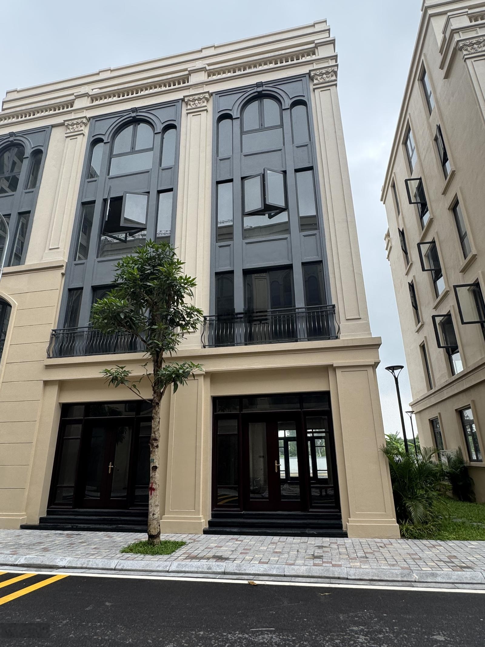 Bán mặt phố tại Vinhomes Global Gate, đối diện chung cư 42 tỷ, 93.6m2