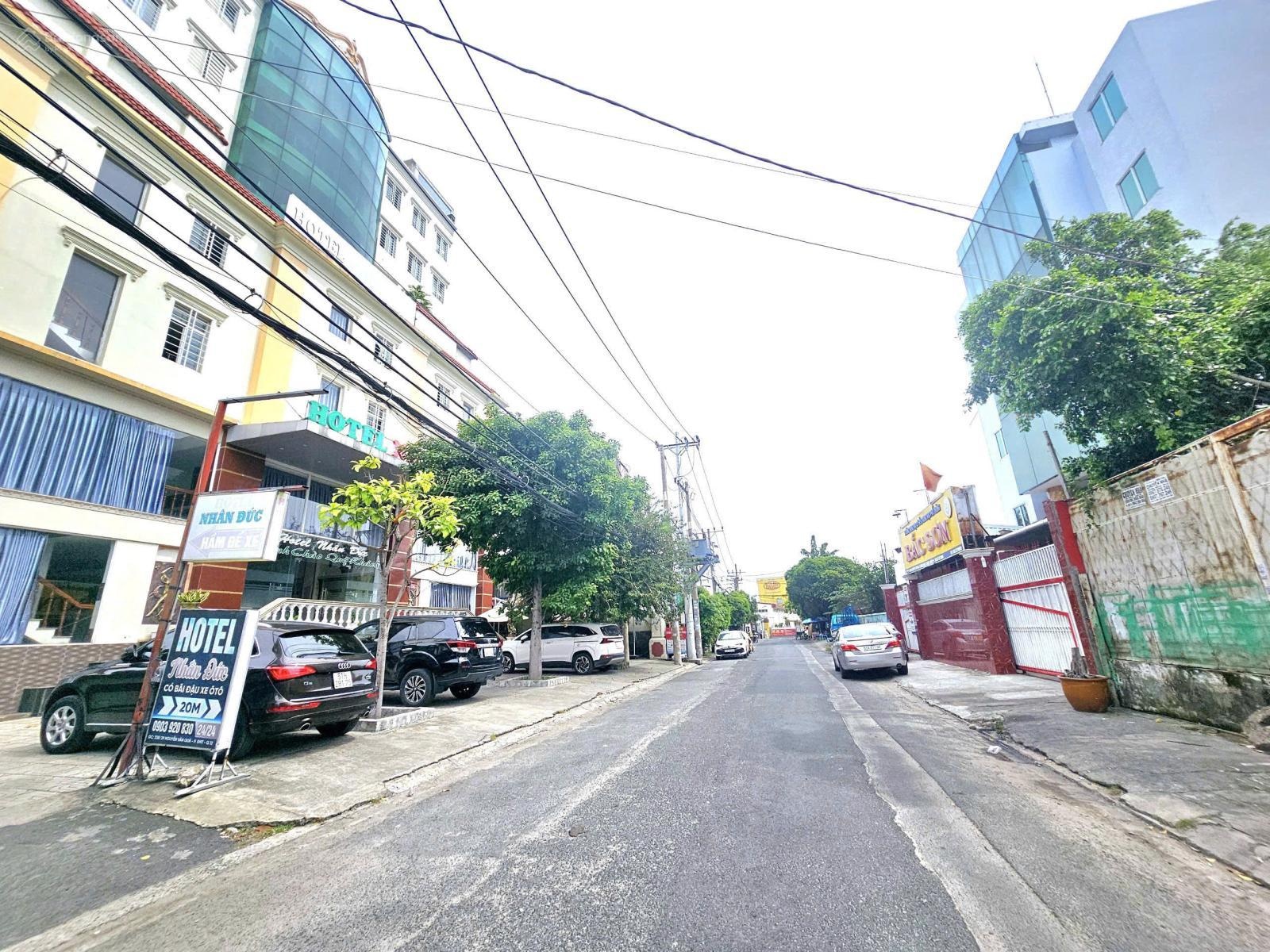 Cho thuê khu đất vàng 3.000m2 thổ cư - Nguyễn Văn Quá xây được 15 tầng vị trí cực đẹp - 220tr/tháng