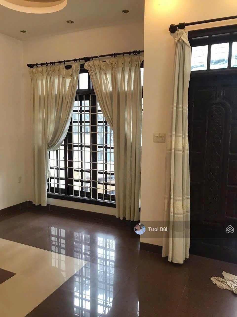 Bán nhà 3 tầng hẻm oto Đặng Tất, ngang 6m, dt 75m, cách bãi tắm Hòn Chồng 200m giá 9ty200 triệu