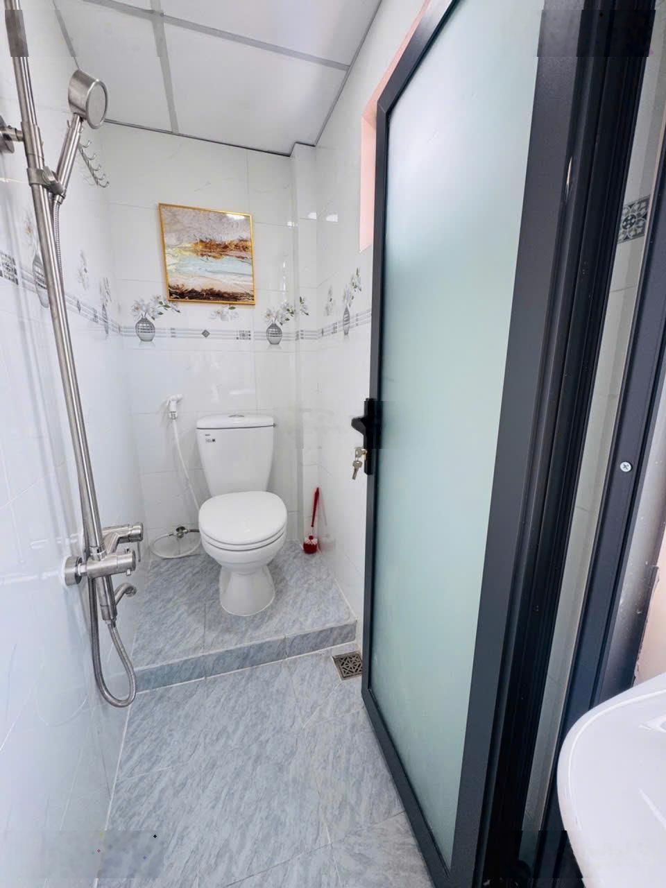 Bán nhà mới xây full nội thất hẻm xe tải thông chợ thạch đà