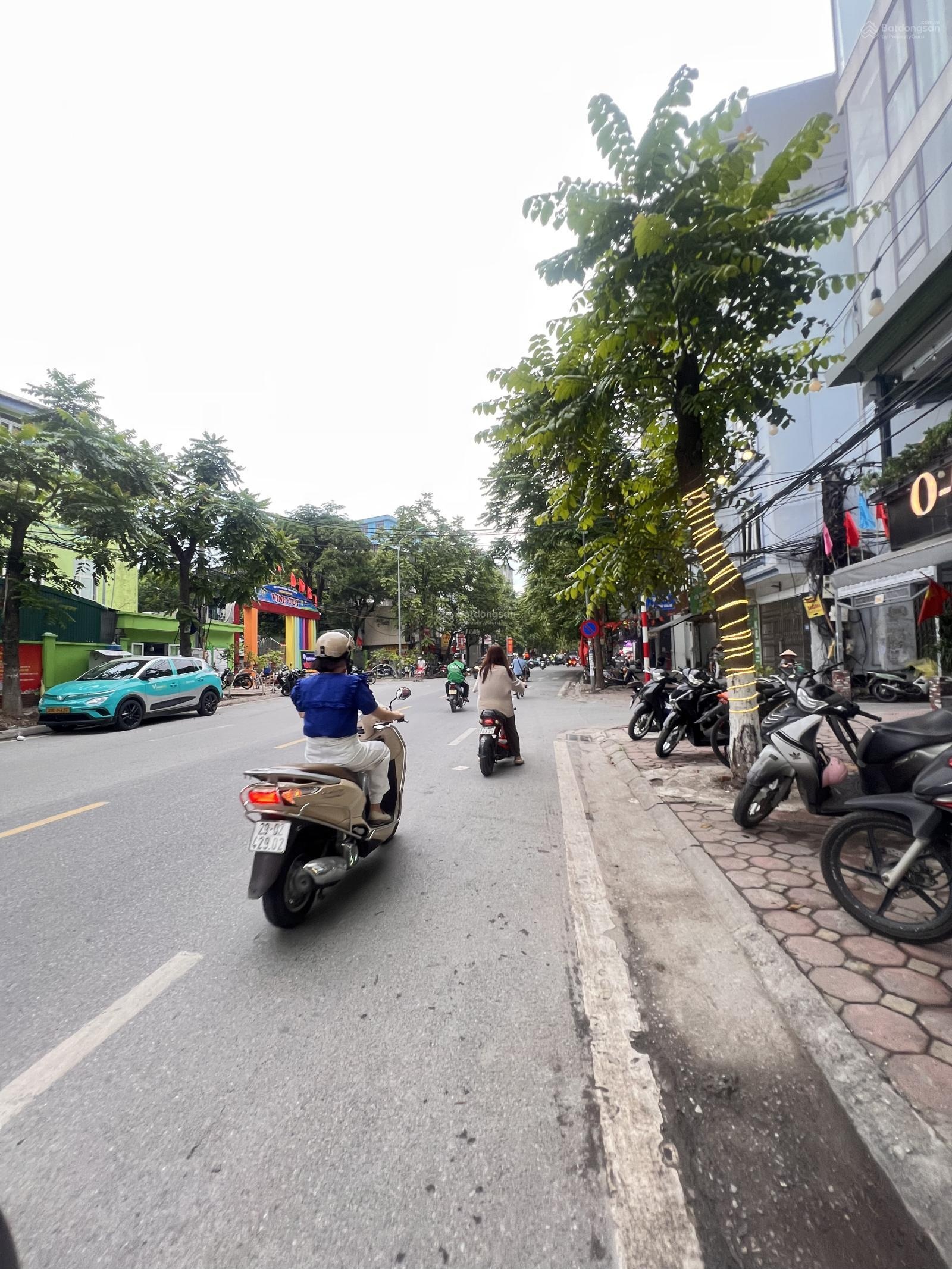 Nhà mặt phố, MP Đường Dương Văn Bé 120m2 mặt phố hiếm còn sót lại. 1 mặt phố - 2 mặt ngõ