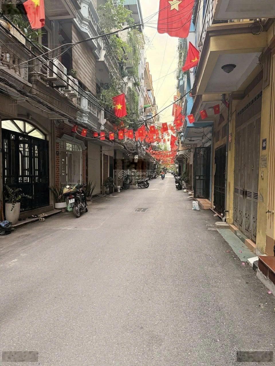 Cho thuê nhà dương văn bé, hai bà trưng, ô tô tránh, làm văn phòng 31m 5t, 15tr