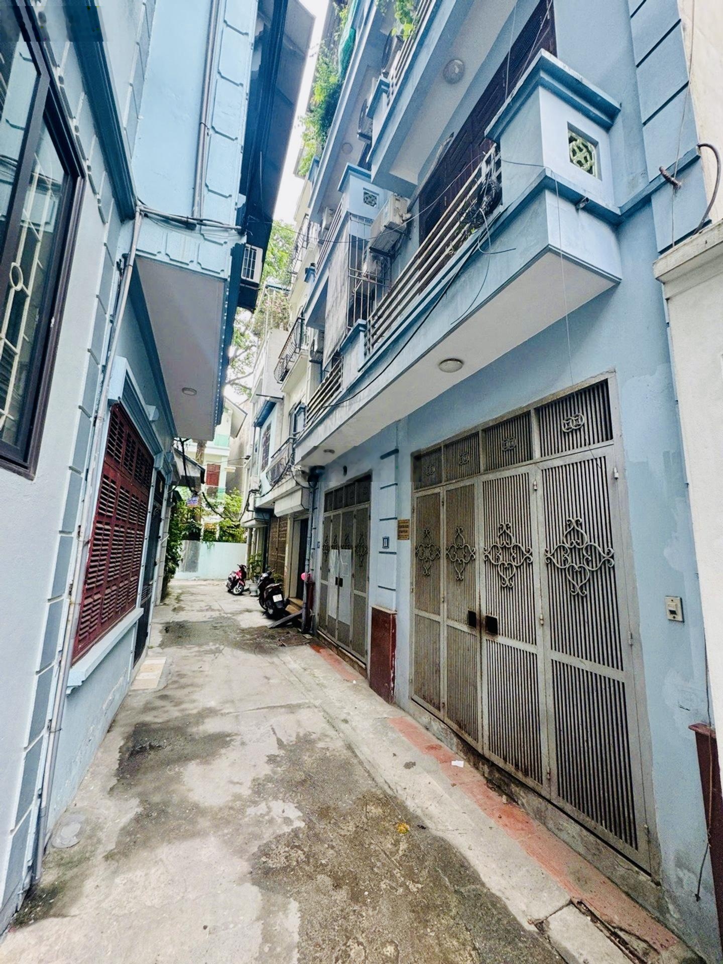 BÁN NHÀ GIA THUỴ, BỒ ĐỀ 48m2 4T 10,5 tỷ. Dân xây, oto đỗ cửa, ô chờ thang máy.