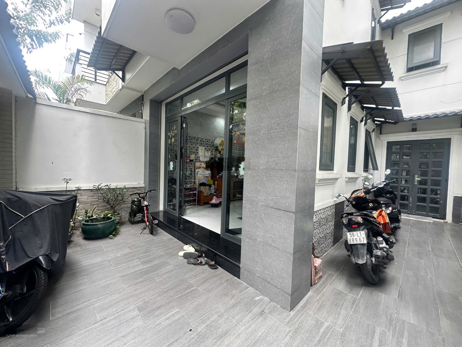 Bán nhà 6x18m, 4 tầng, KDC Him Lam, P.7, Q.8