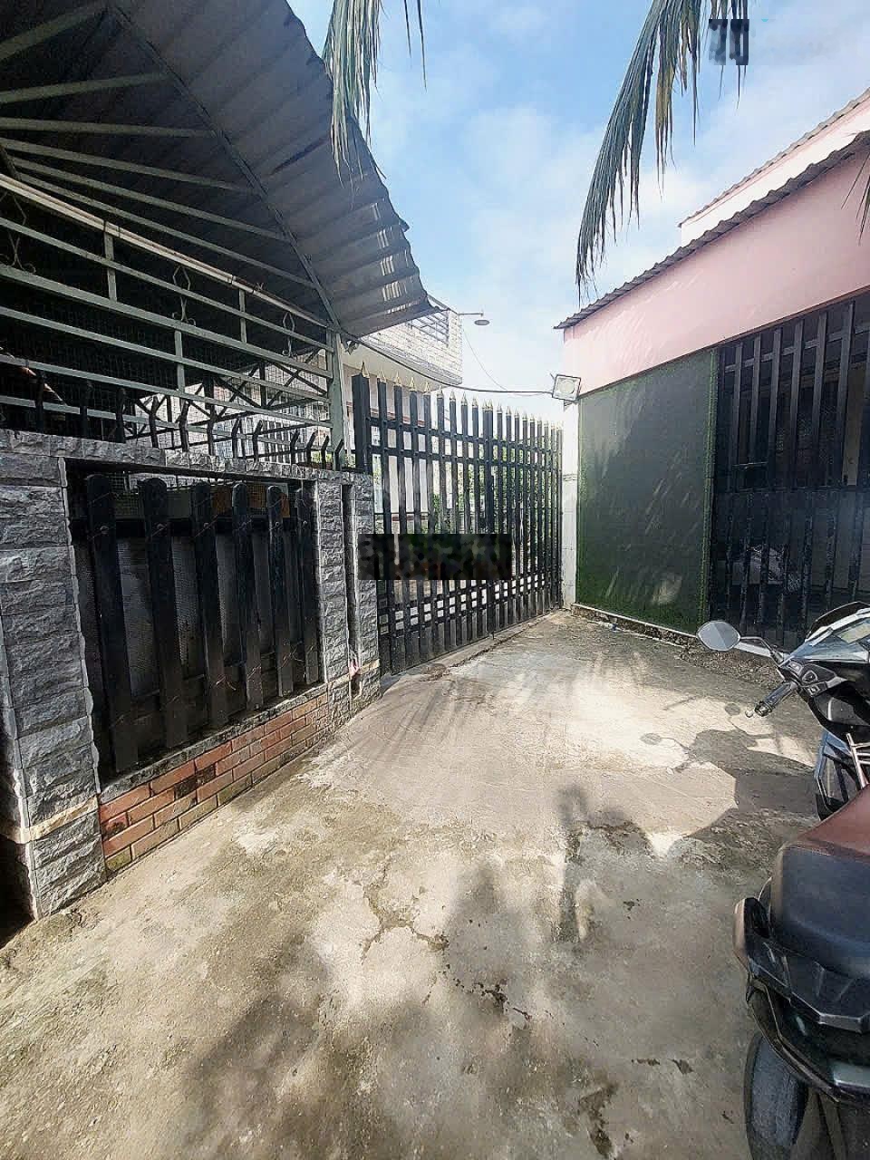 Bán nhà rộng đẹp 3 tầng Nguyễn Văn Tạo diện tích 6x21 hẻm ôtô giá tốt