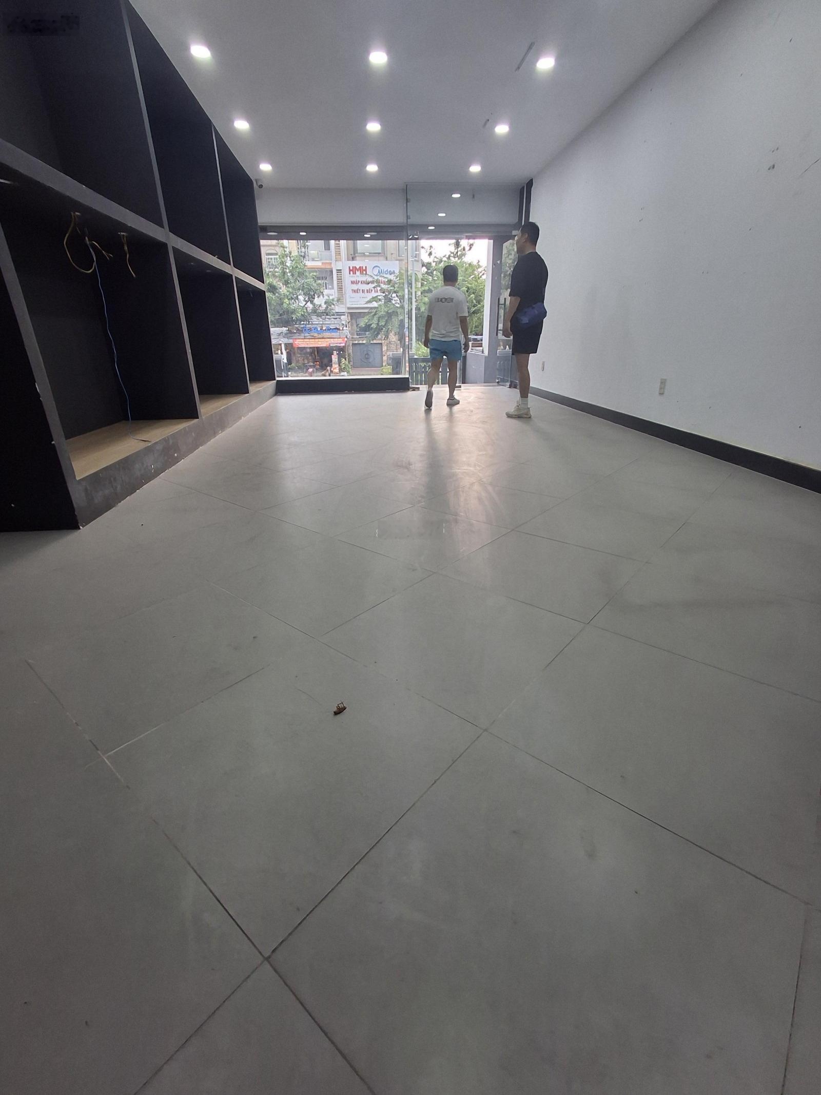 Cho thuê Văn sàn phòng chỉ 15tr tại Khu đô thị Him Lam Kênh Tẻ.