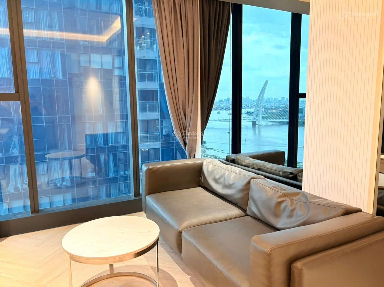 Cho Thuê Căn Hộ Aqua 1 Vinhomes Golden River 1PN Cải Tạo Đẹp - View Sông & Bitexco - Giá