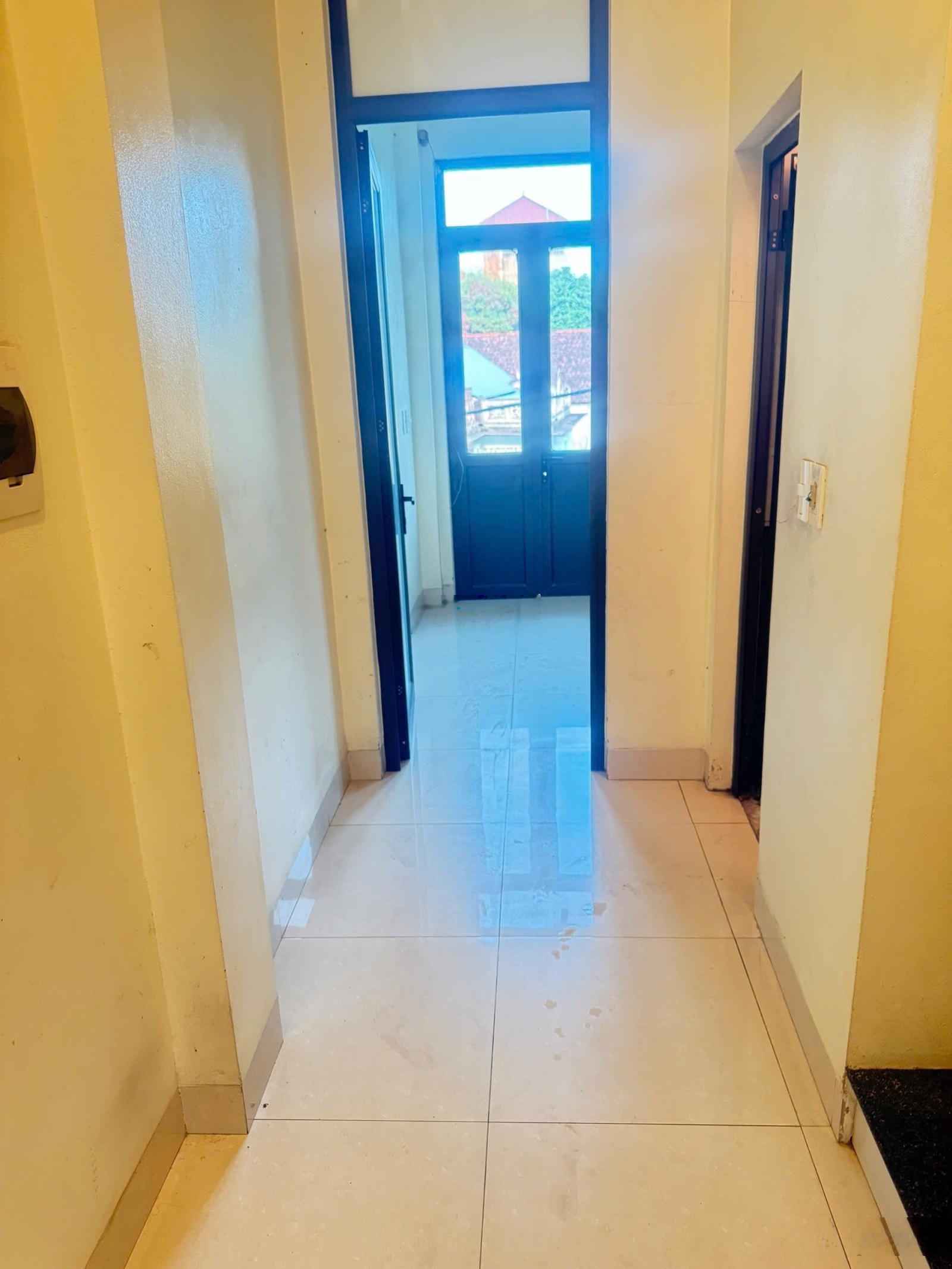 Bán nhà khê hồi- thường tín 50m/3tầng mt4,8m ô tô đỗ cửa giá hơn 5 tỷ.