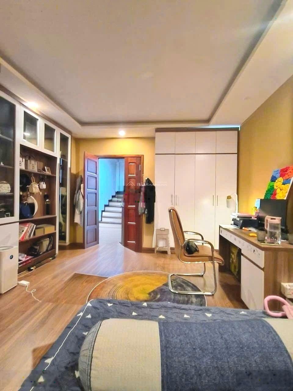 Bán nhà ngõ 79 Cầu Giấy 45m2*5T, ngõ thông, 4PN, full nội thất, nhà đẹp ở luôn giá 12tỷ5 (TL).