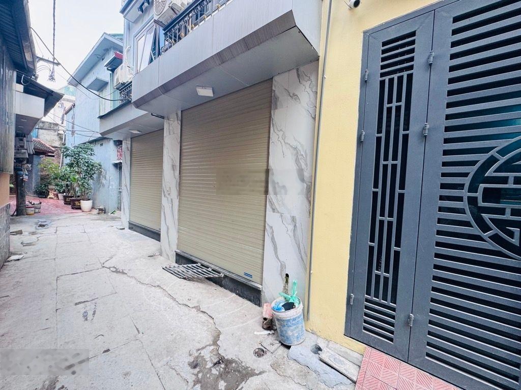 Bán gấp nhà Liên Ninh ,ô tô đỗ cổng ,dân xây chắc chắn ,diện tích rộng giá 7.9 tỷ