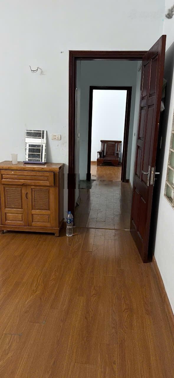 Cho thuê nhà kim giang-cầu bươu-ngay cạnh ngõ 908 kim giang.40m2.ô tô đỗ cửa.4pn.3 wc.giá 9tr/tháng
