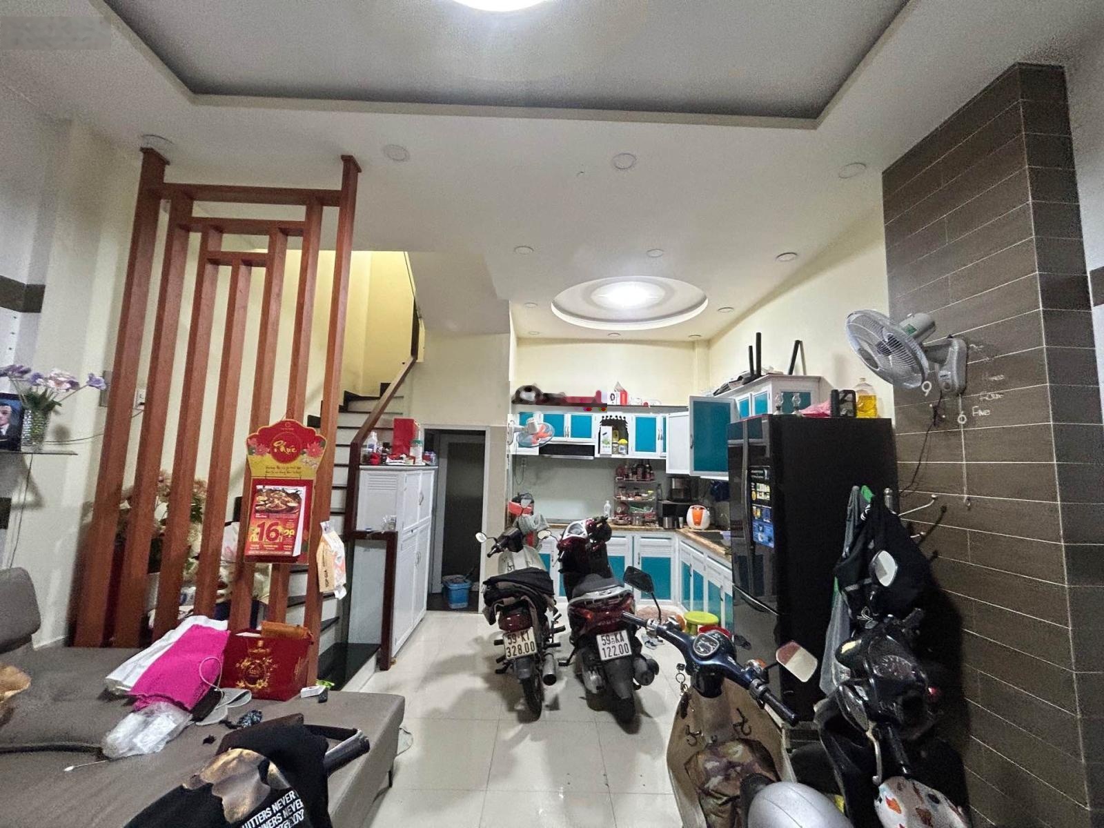 Bán nhà Hồng Bàng: 6.3 tỷ. 57m2, 4 tầng BTCT 4PN 4WC, ST rộng rãi. Hẻm nhựa 8m ô tô chạy