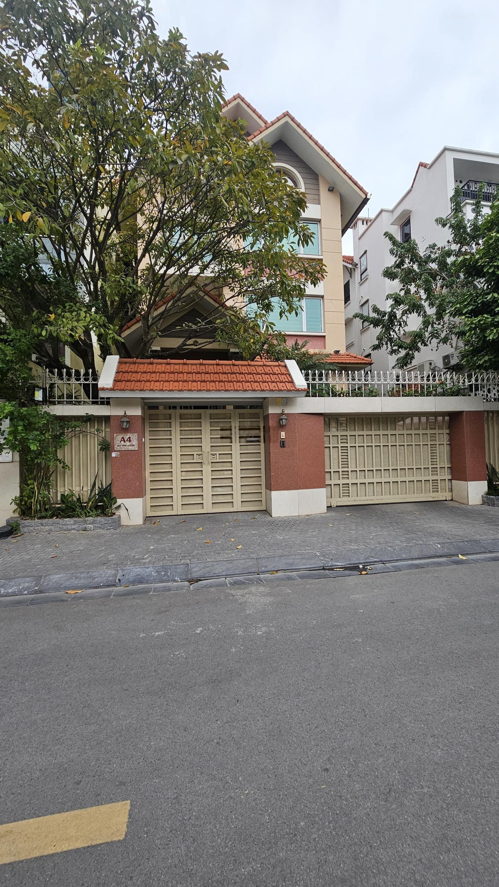 Bán biệt thự Yên Hòa Cầu Giấy 200m² khu cán bộ Lão Thành hơn 400tr/m, Vip ở sướng nhiều cây xanh