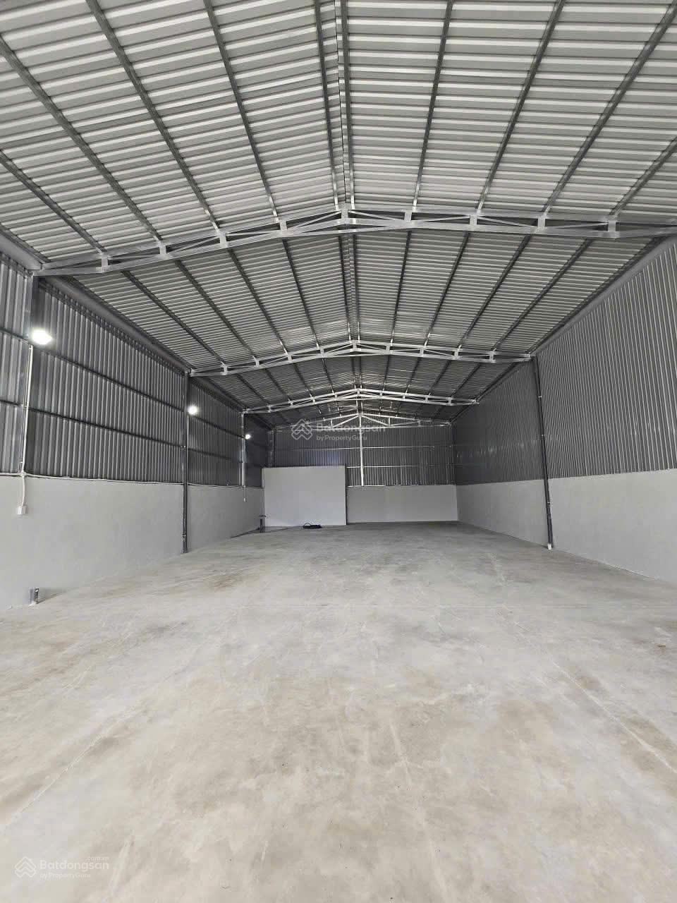 Cho thuê kho 300m² mặt tiền huỳnh văn luỹ, tp mới bình dương