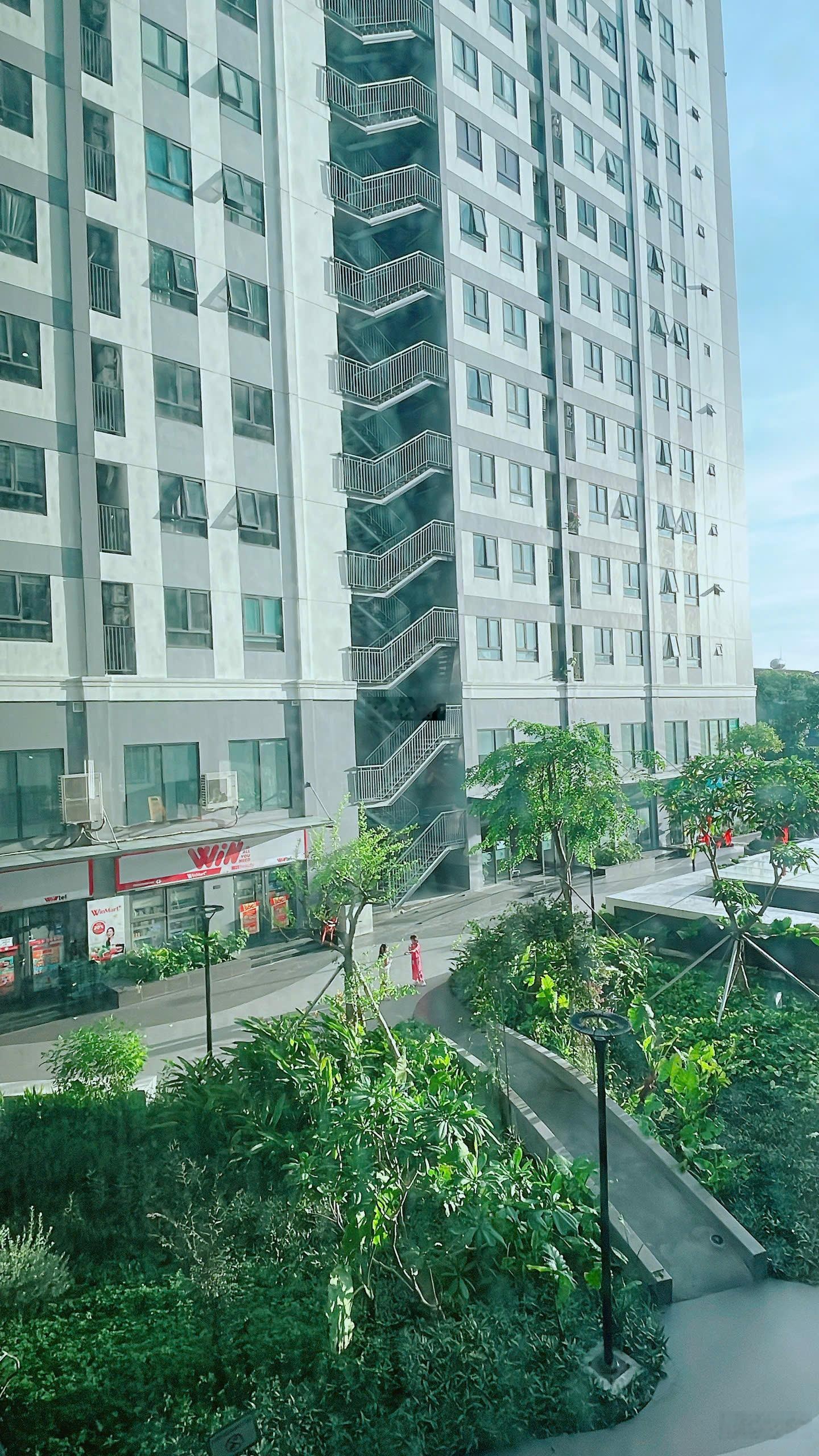 Chính chủ cần bán gấp căn hộ Sài Gòn Intela DT 55m2 view TP giá rẻ