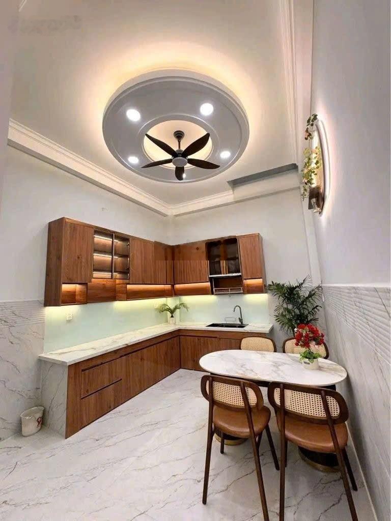 Bán nhà Quận 8 - đường Bình Đông, P15 3.5x16,5m 3 tấm 4 phòng 5 tỷ thương lượng mạnh