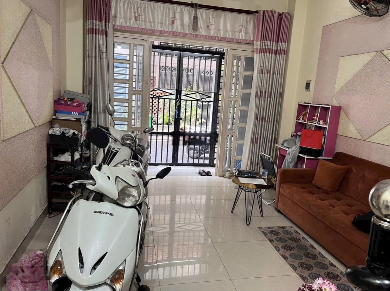 GÒ dầu NHÀ ĐẸP GIÁ TỐT NHẤT KHU VỰC CHỜ CHỦ MỚI Diện tích 42m vuông đẹp Không lộ giới