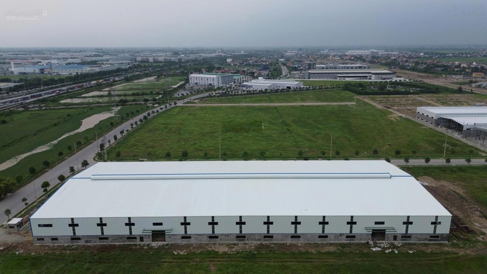 Cho thuê 10.000m2 nhà xưởng tiêu chuẩn giá 115.000đ/m2 đầy đủ PCCC xây mới tại KCN Đồng Văn