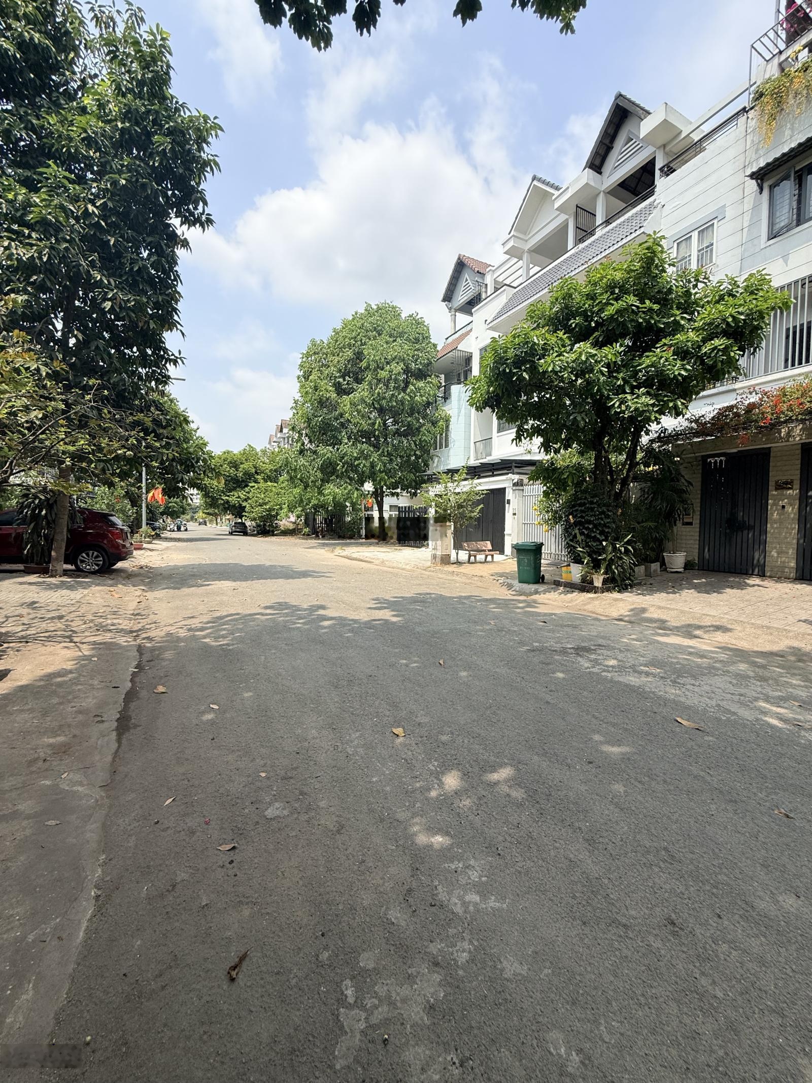 Bán nền nhà phố MT đường rộng 14m, KDC Khang An, DT: 150m2 (6x25) giá: 72 tr/m2