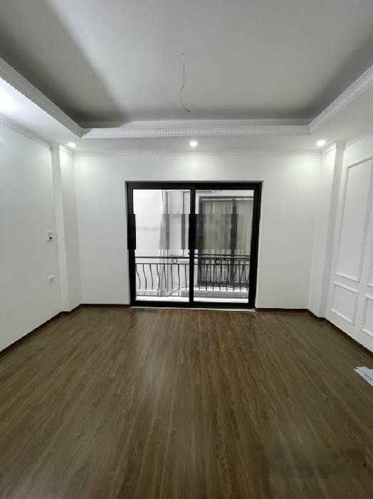 Nhỉnh 8 tỷ. Đội Cấn, Ba Đình, 32m2, 6 tầng thang máy, sổ đỏ riêng,