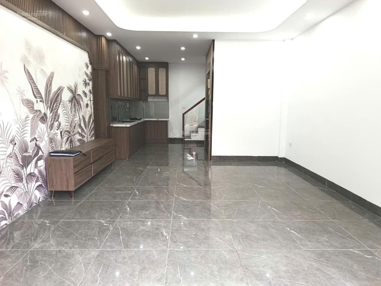 Đàm Quang Trung, 45m2, 6 tầng thang máy, 12.5 tỉ, ôtô đỗ cổng, 100m ra đường Cổ Linh, cầu Vĩnh Tuy