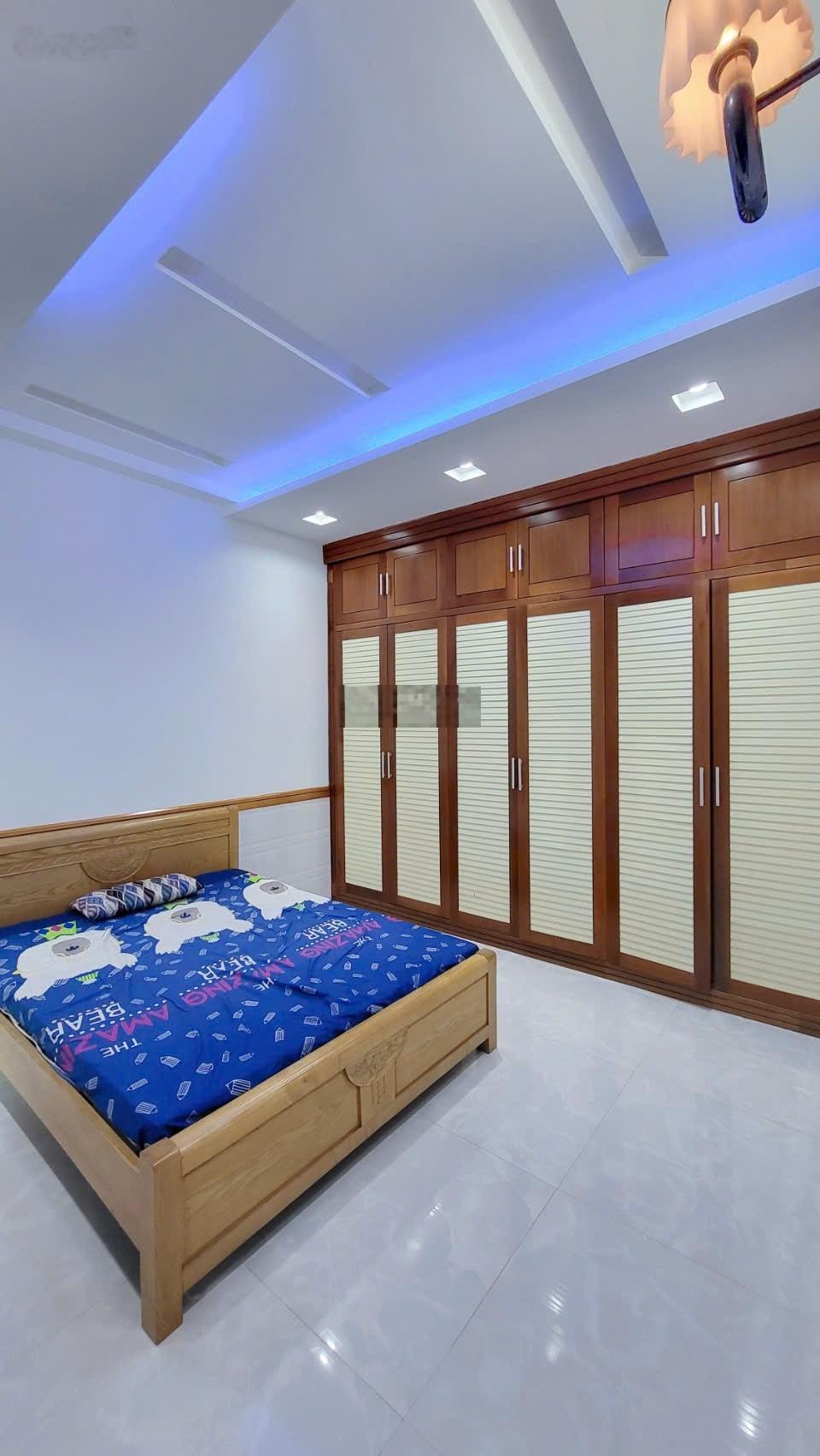 Cho thuê nhà 8m mặt tiền đường Ven Biển. Đầy đủ nội thất cao cấp, 6 phòng ngủ, 5 phòng tắm