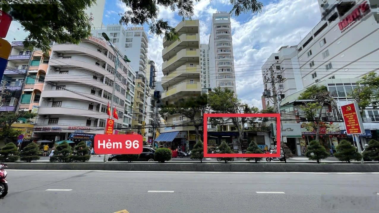 Quỹ đất lớn hiếm xây khách sạn view biển khu 96 Trần Phú Nha Trang
