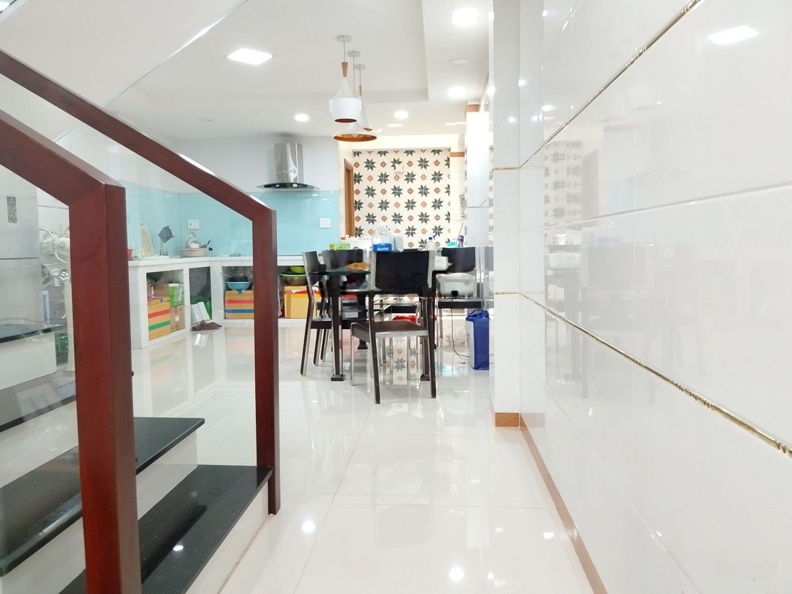 LONG BÌNH, TP THỦ ĐỨC NHÀ MỚI BTCT 68m2, 3 TẦNG, Vinhomes Grand Park chỉ 6 tỷ.