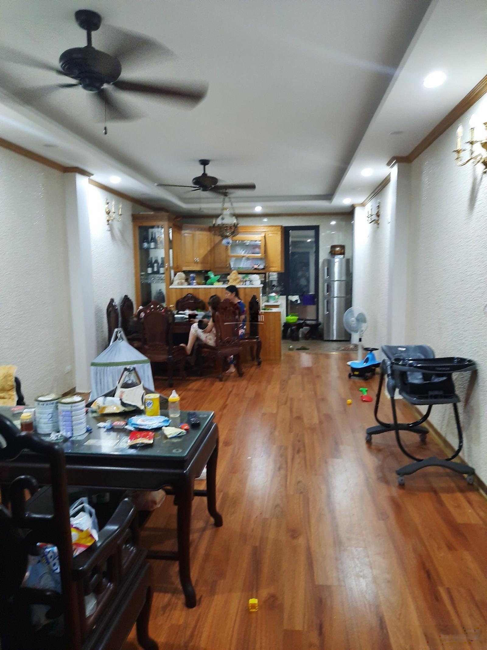 Bán nhà gần KĐT Đại Kim Định Công, nhà mới xây 8 tầng đẹp có thang máy. Chính chủ bán