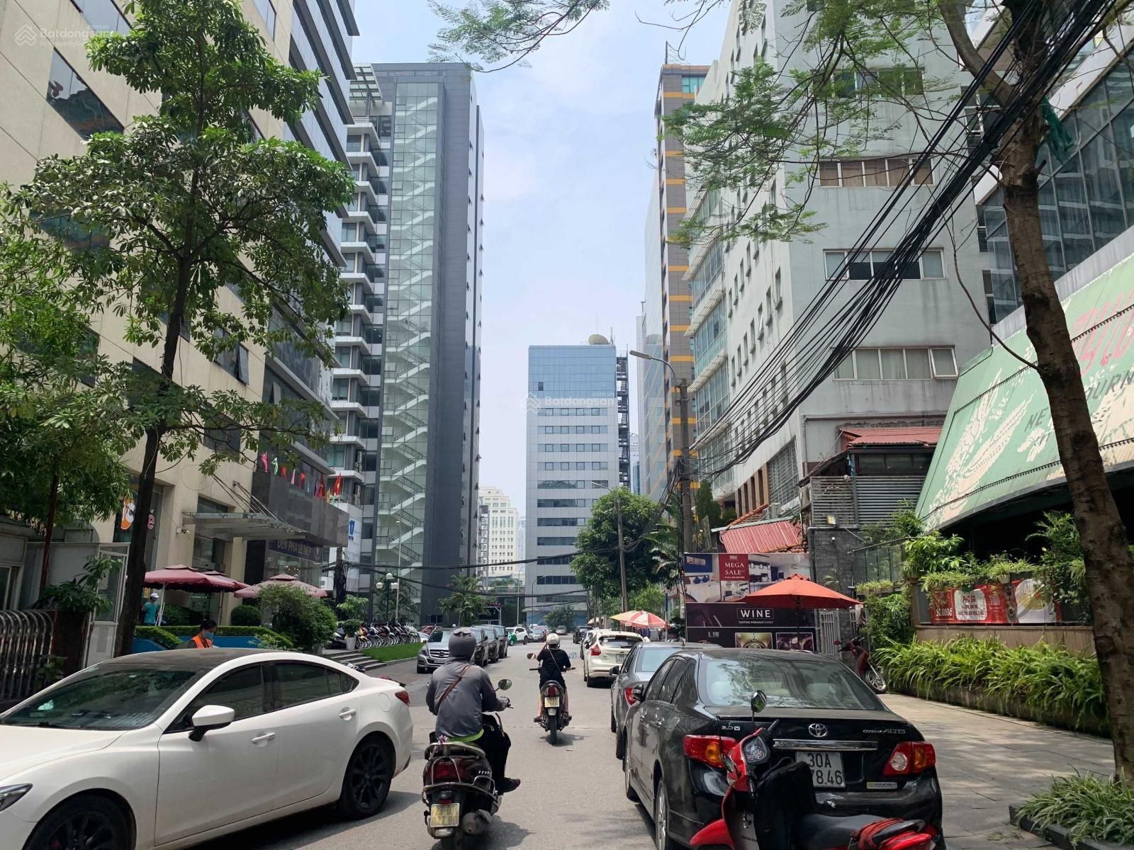 Tòa văn phòng phố Duy Tân - Cầu Giấy 13 tầng 1 hầm 1000m2, mặt tiền 30m giá 250 tỷ